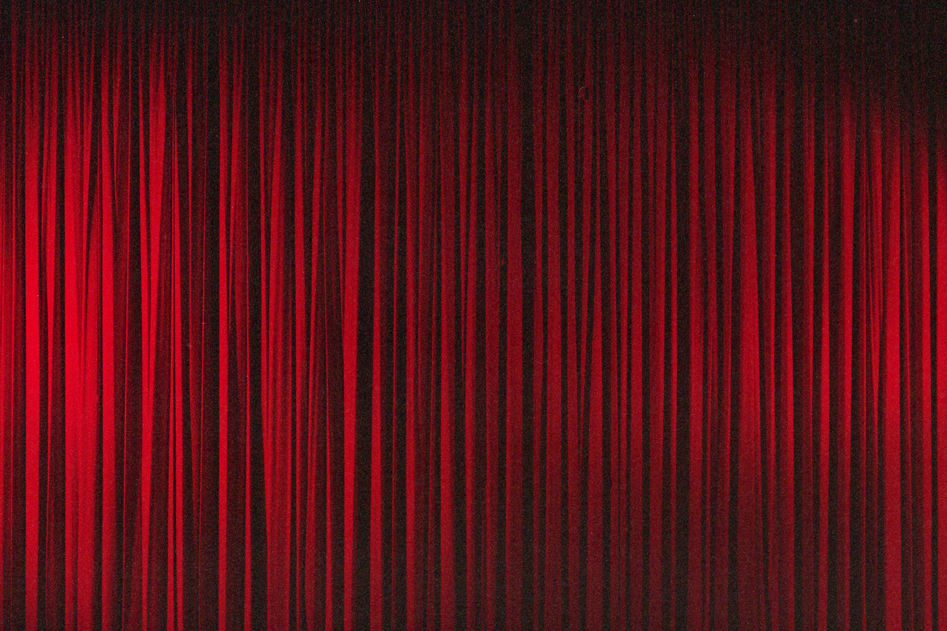 Sipario rosso di un teatro